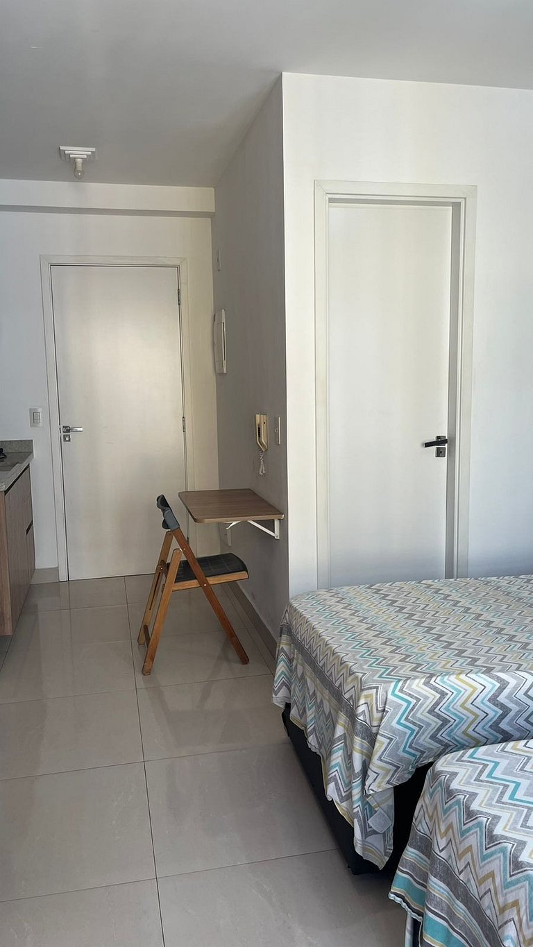 Apartamento com piscina próximo ao metro