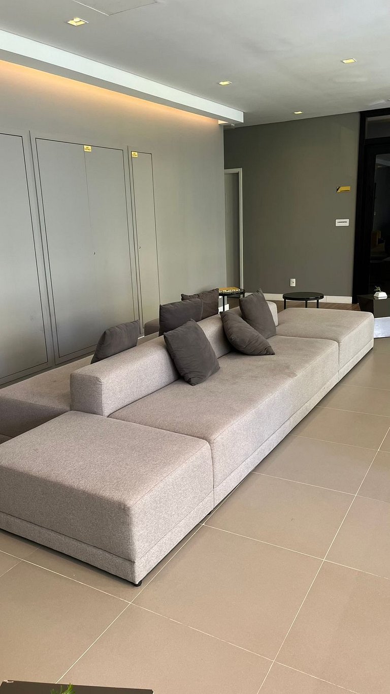 Apartamento com piscina próximo ao metro