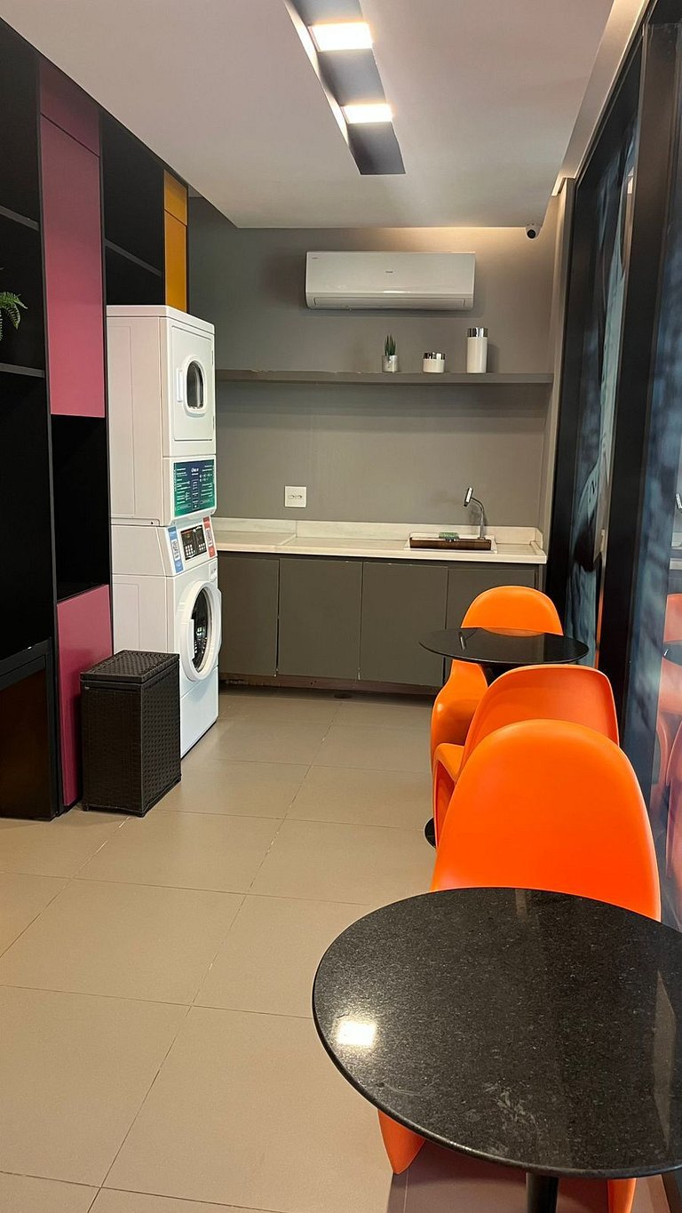 Apartamento com piscina próximo ao metro