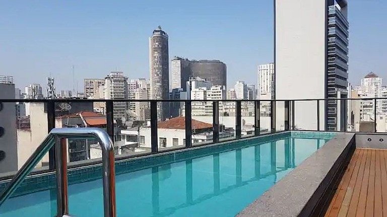 Apartamento com piscina próximo ao metro