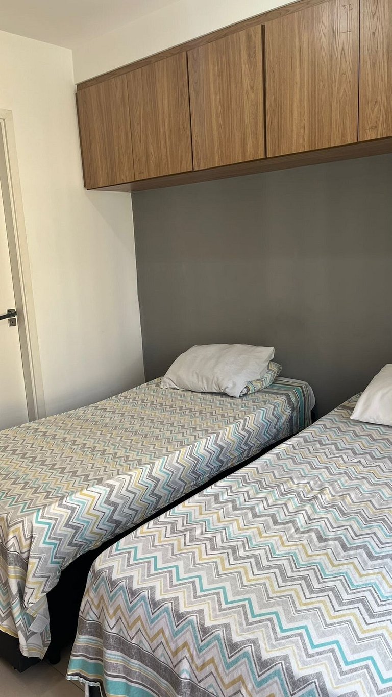 Apartamento com piscina próximo ao metro