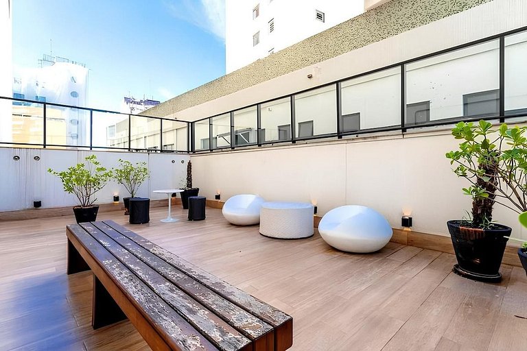 Apartamento com piscina próximo ao metro