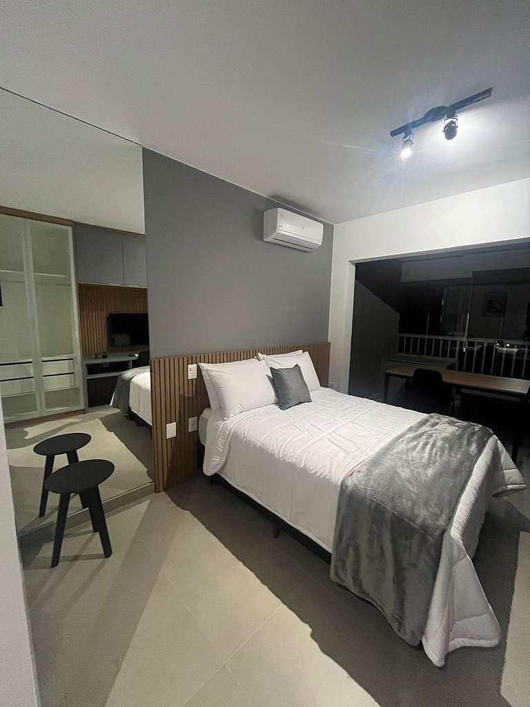 Studio em prédio novo e moderno  - Moema
