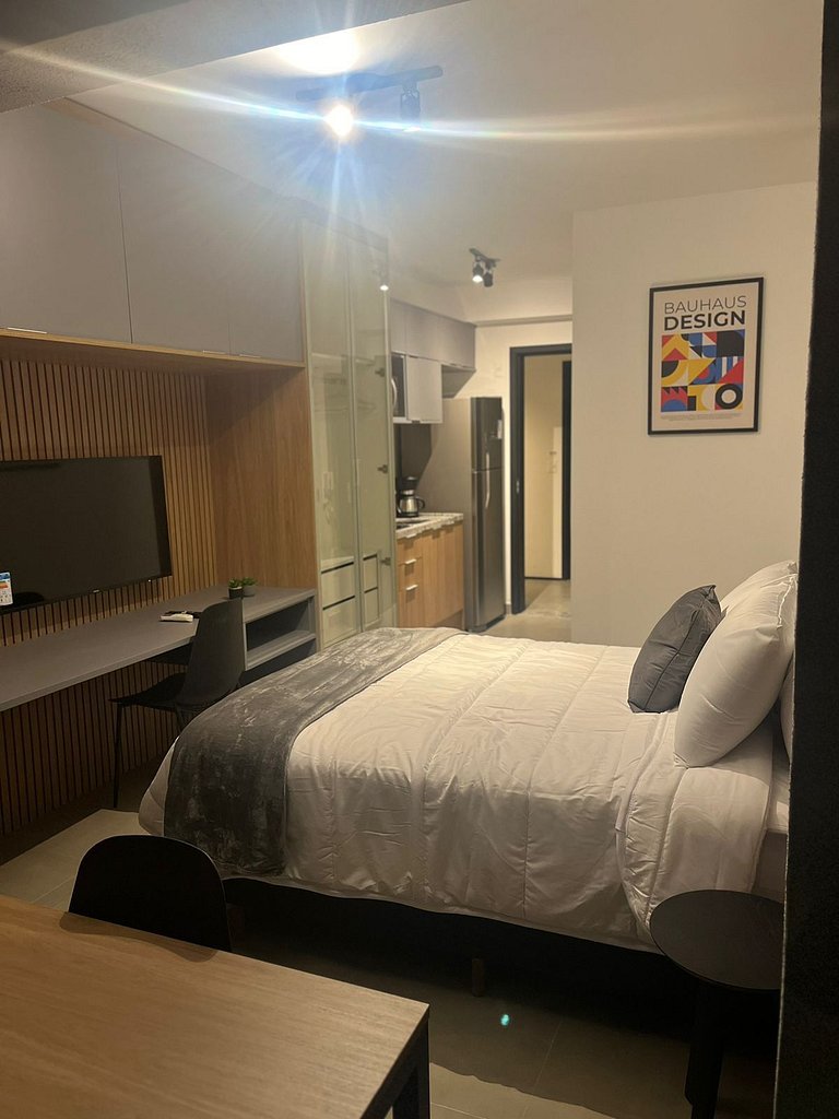 Studio em prédio novo e moderno  - Moema
