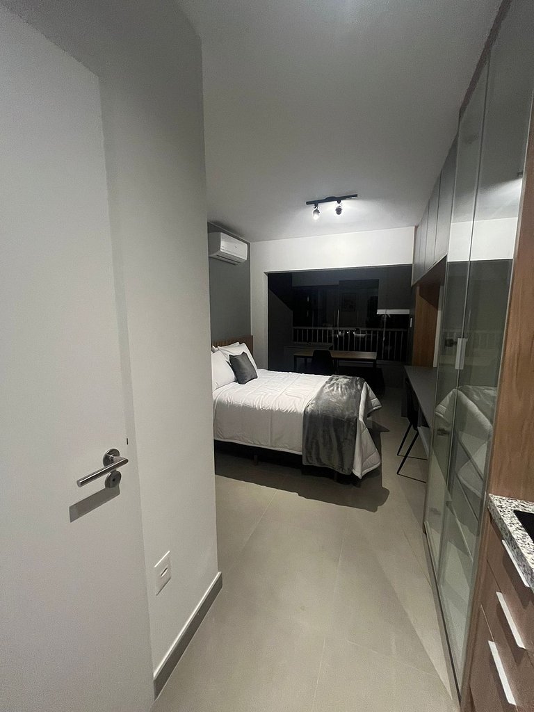 Studio em prédio novo e moderno  - Moema
