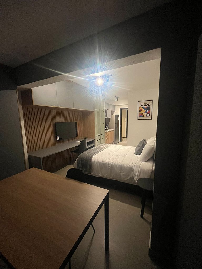 Studio em prédio novo e moderno  - Moema