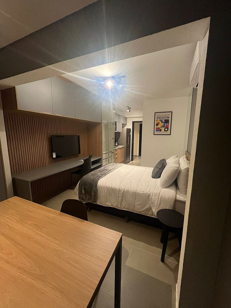 Studio em prédio novo e moderno  - Moema