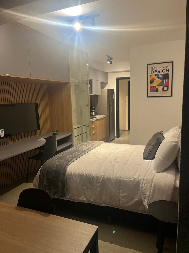 Studio em prédio novo e moderno  - Moema