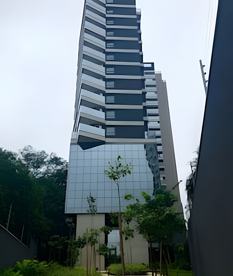 Apto completo Prox Av Paulista  50m Metro Paraiso