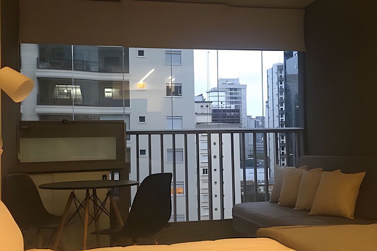 Studio em prédio novo e moderno  - Moema