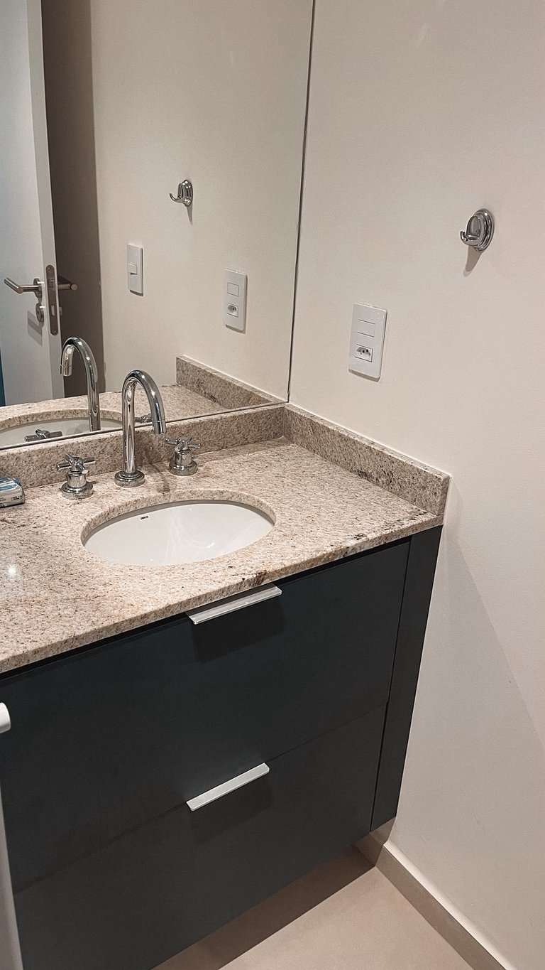 Apartamento novo com Piscina - Vila Mariana V246